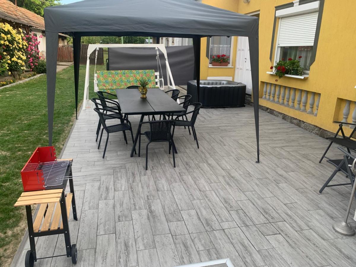 Viktor Apartmanhaz Zamardi Bagian luar foto