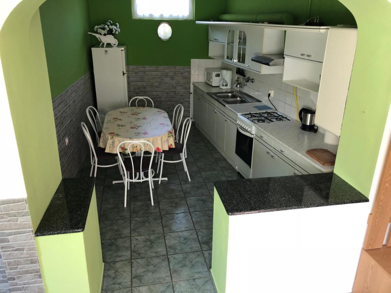 Viktor Apartmanhaz Zamardi Bagian luar foto