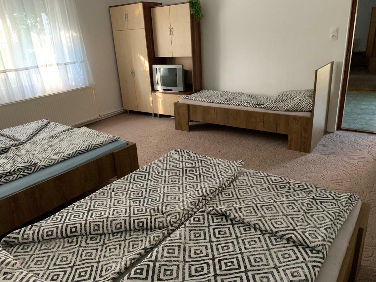 Viktor Apartmanhaz Zamardi Bagian luar foto