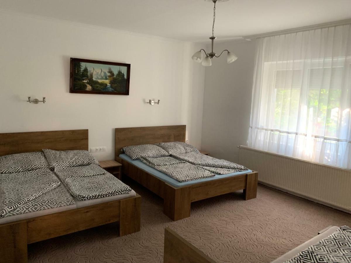 Viktor Apartmanhaz Zamardi Bagian luar foto